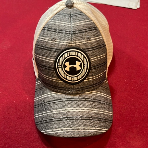 Under Armour GOLF Hat Adult MEDIUM LARGE Gray black white mesh Athletic fitted - Picture 1 of 11